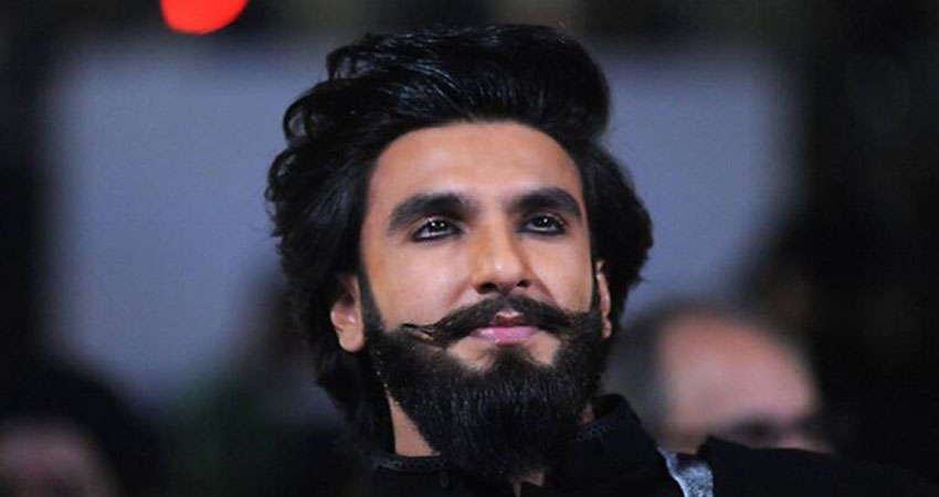 Video: जब Ranveer Singh को खाना पड़ा Cockroach, देख नहीं पाएंगे शाकाहारी लोग Video: जब Ranveer Singh को खाना पड़ा Cockroach, देख नहीं पाएंगे शाकाहारी लोग
